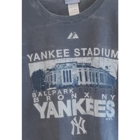 Yankees Stadium Bronx New York Shirt Medium Majestic Faded Marks - Picture 3 of 8